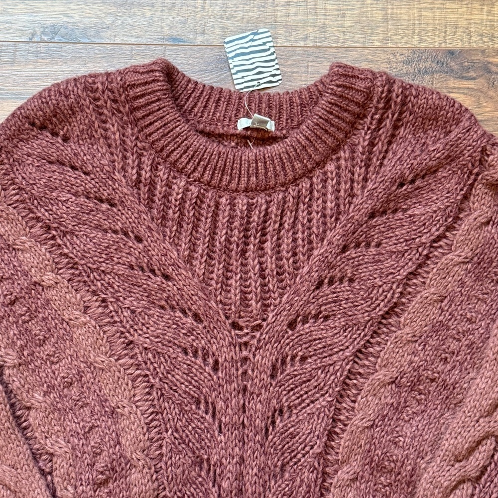 Urban Outfitters Madison Ecote Cable Knit Crewneck Sweater Size Medium NWT - Picture 5 of 11